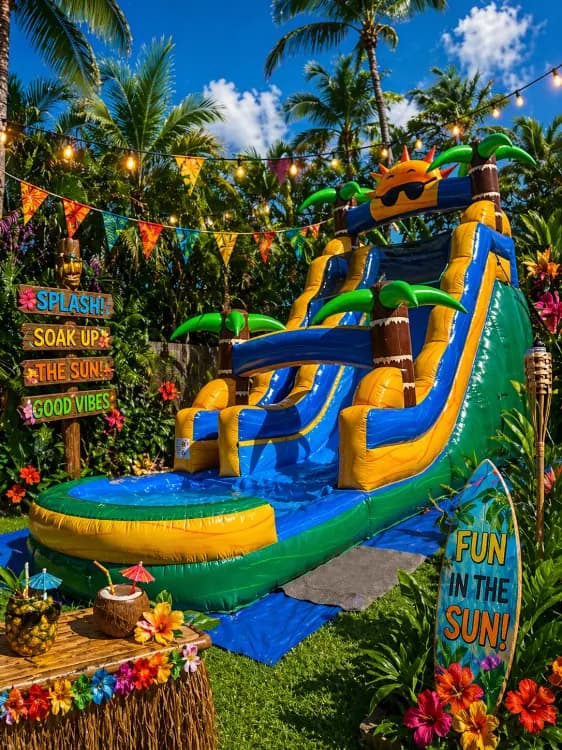 WATERSLIDE SUNNY CRUSH 20 FT SINGLE LANE + Table & 8 Chairs party rental