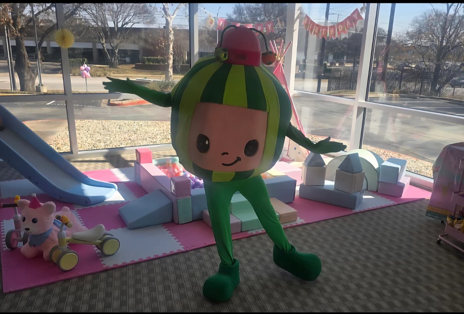 Soft Play Toddler + Table & 8 Chairs party rental