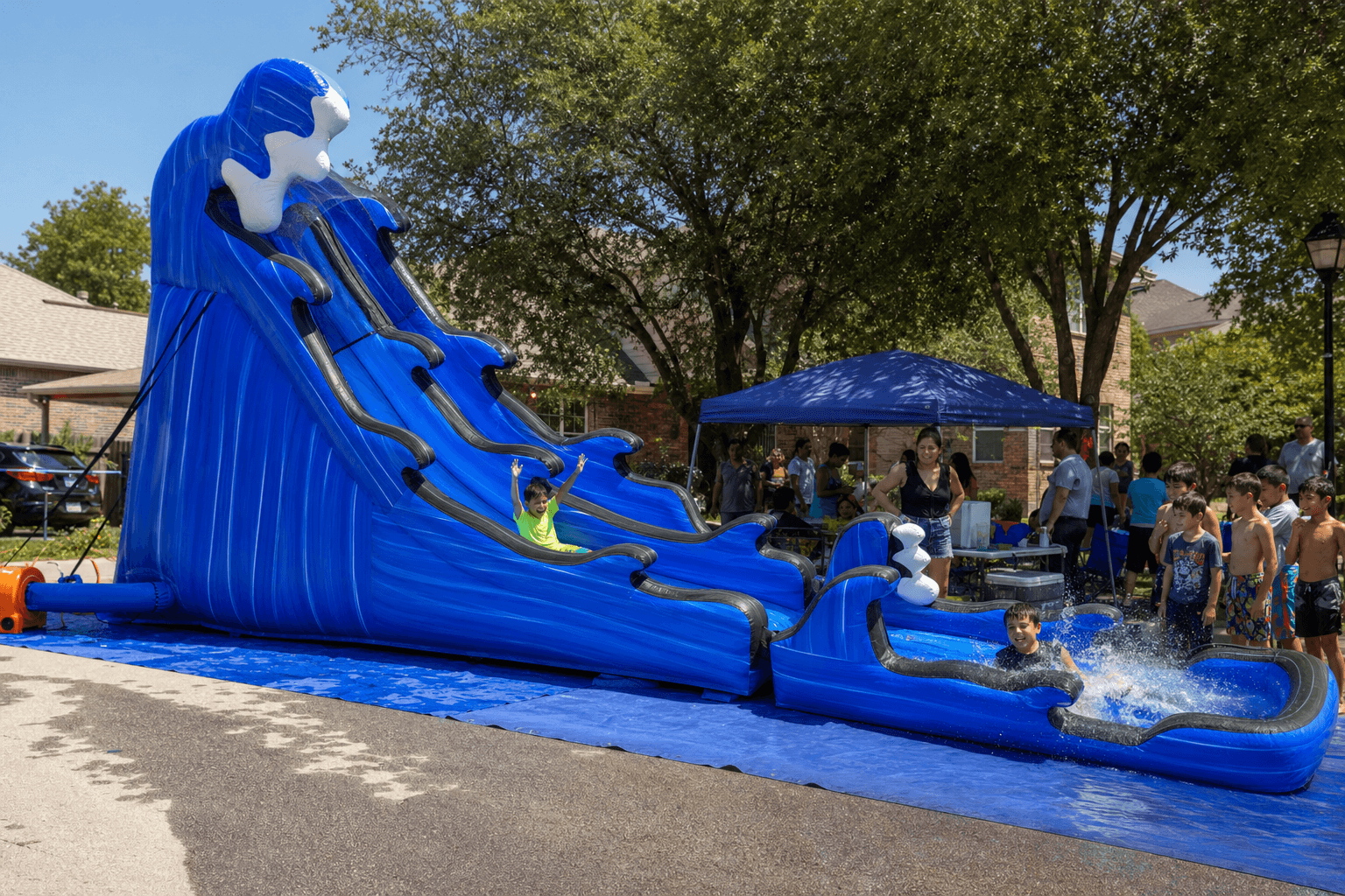 San Antonio 22-Foot Wave Water Slide Rental Guide